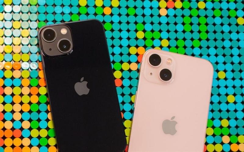 So sánh iPhone 13 mini và iPhone 12 mini: Khác gì? Nên mua máy nào?
